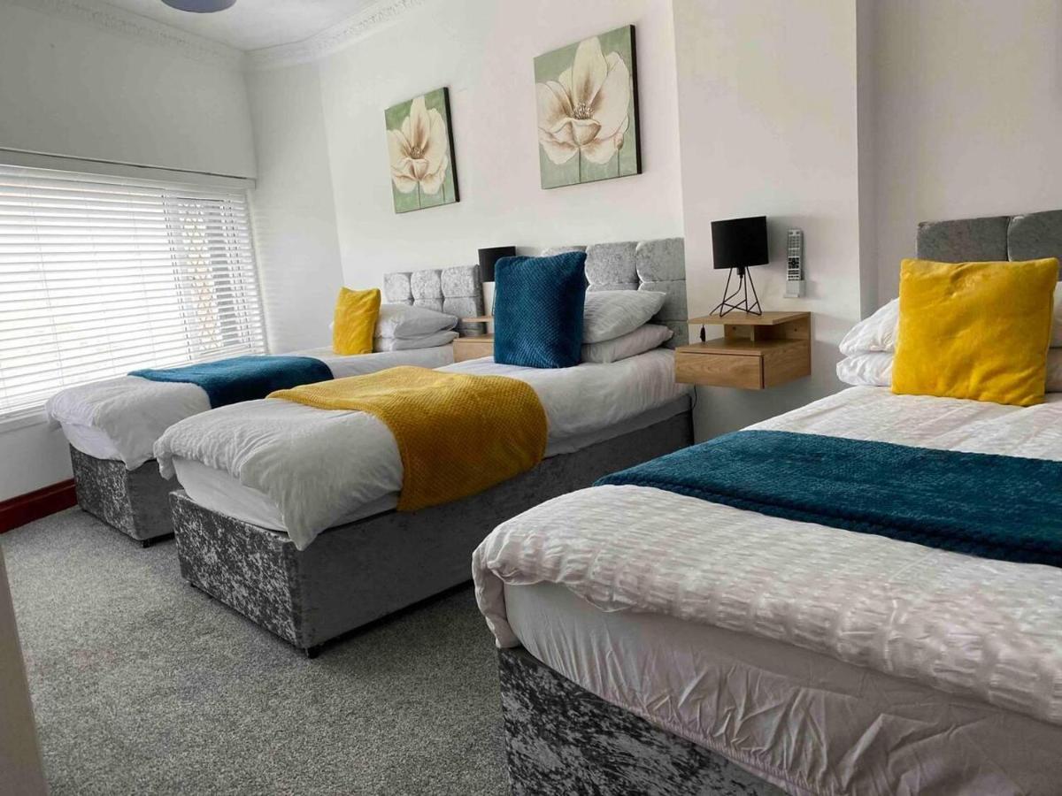 Apartment Cosy 2 Bed Flat 1 In - Away From