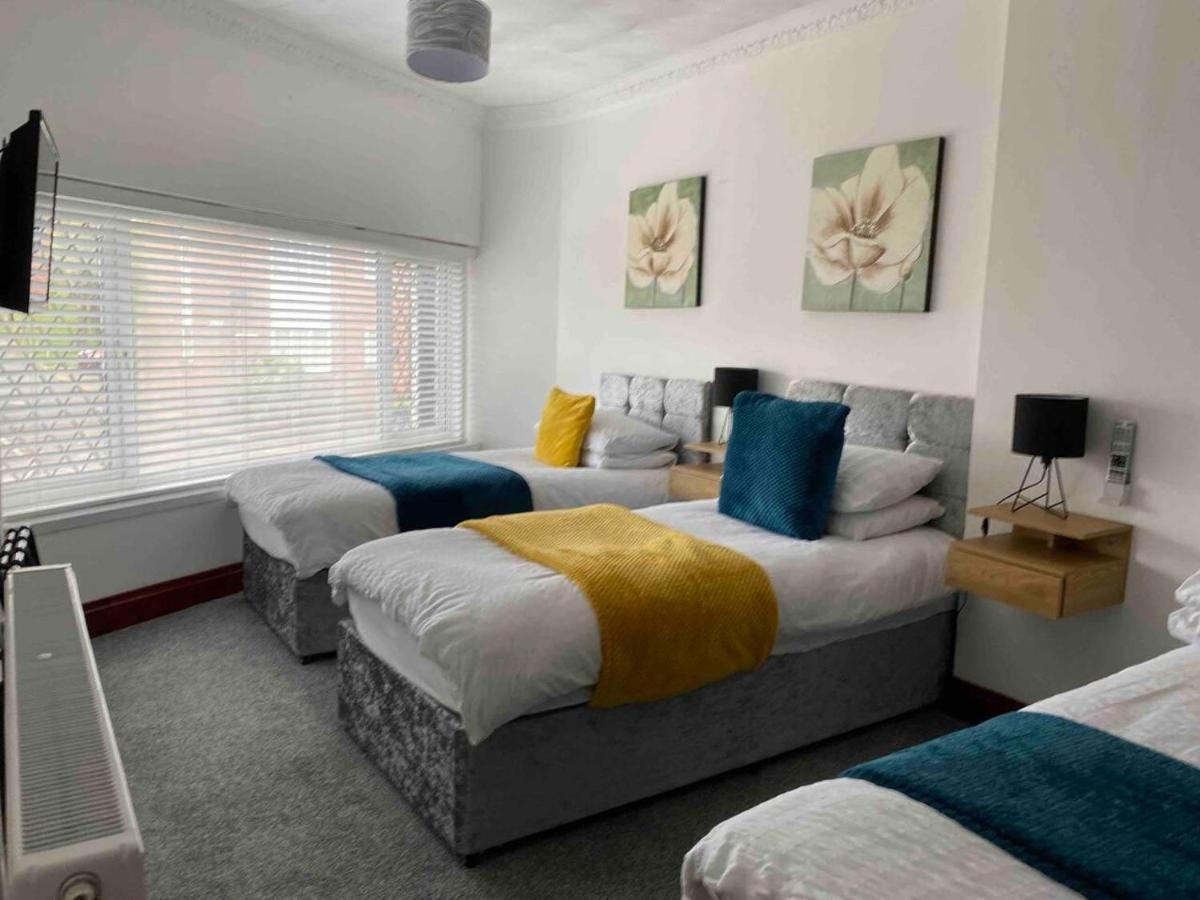 Apartment Cosy 2 Bed Flat 1 In - Away From
